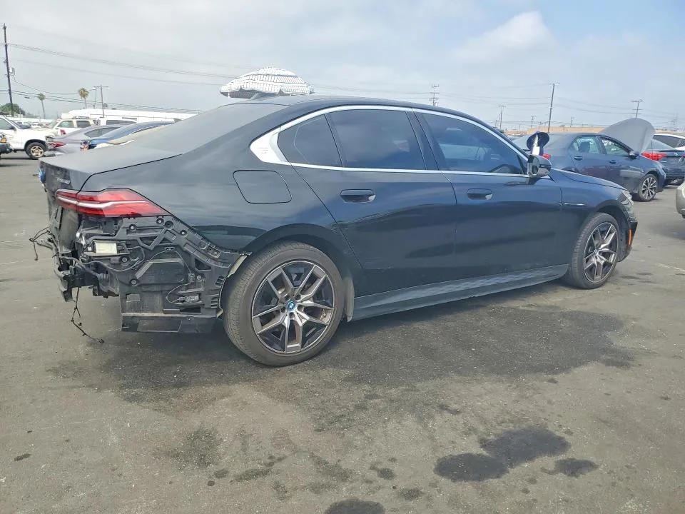 WBY33FK01RCR36255 — 2024 BMW I5 photo 3