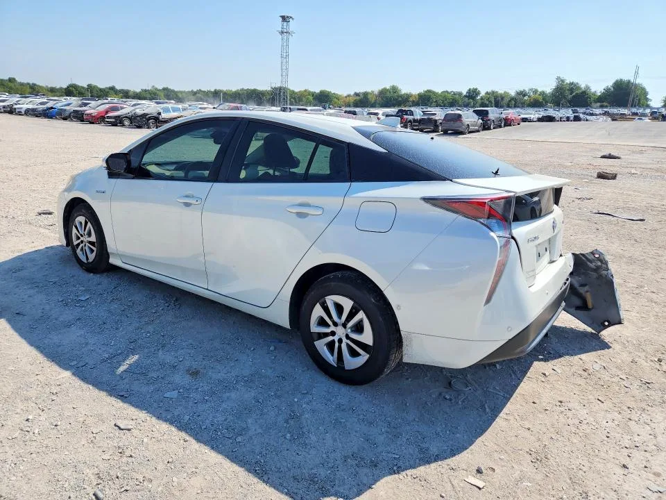 JTDKARFU5G3003134 — 2016 TOYOTA PRIUS photo 2