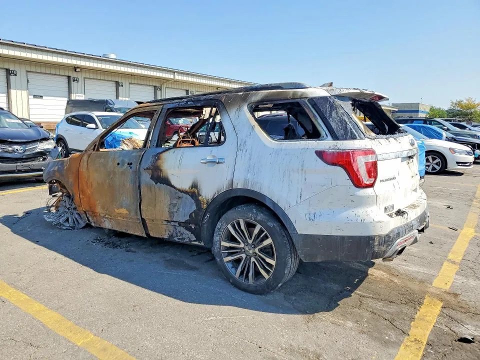 1FM5K8HT4GGC70679 — 2016 FORD EXPLORER photo 2