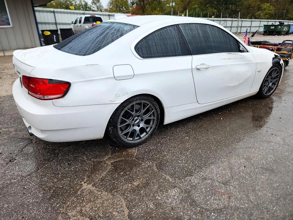 WBAWB73598P042087 — 2008 BMW 335 photo 3