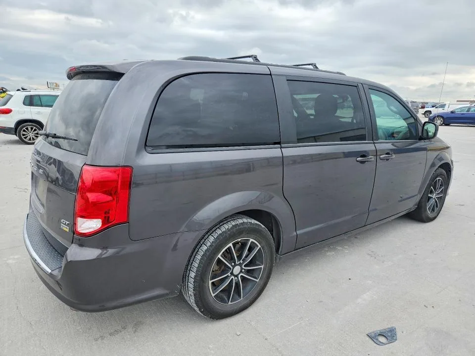 2C4RDGEG9JR282401 — 2018 DODGE GRAND CARAVAN photo 3