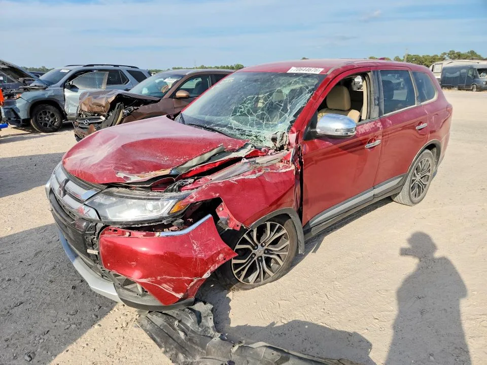 JA4AD3A38JZ060991 — 2018 MITSUBISHI OUTLANDER