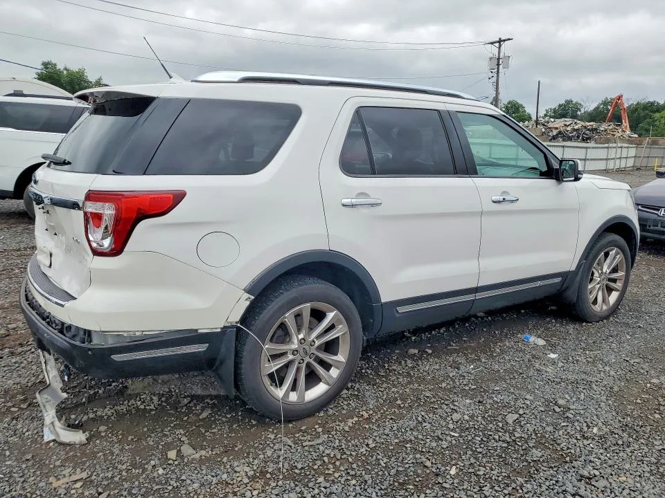 1FM5K8F82JGB73535 — 2018 FORD EXPLORER photo 3