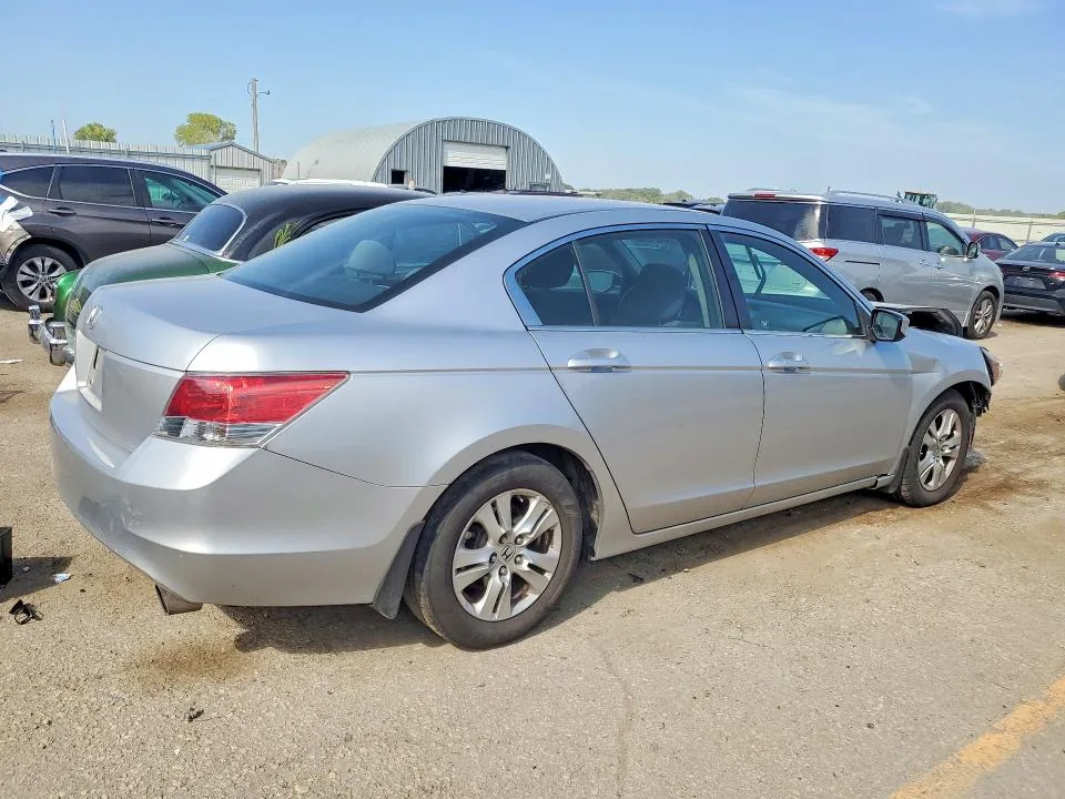 JHMCP26468C058735 — 2008 HONDA ACCORD photo 3