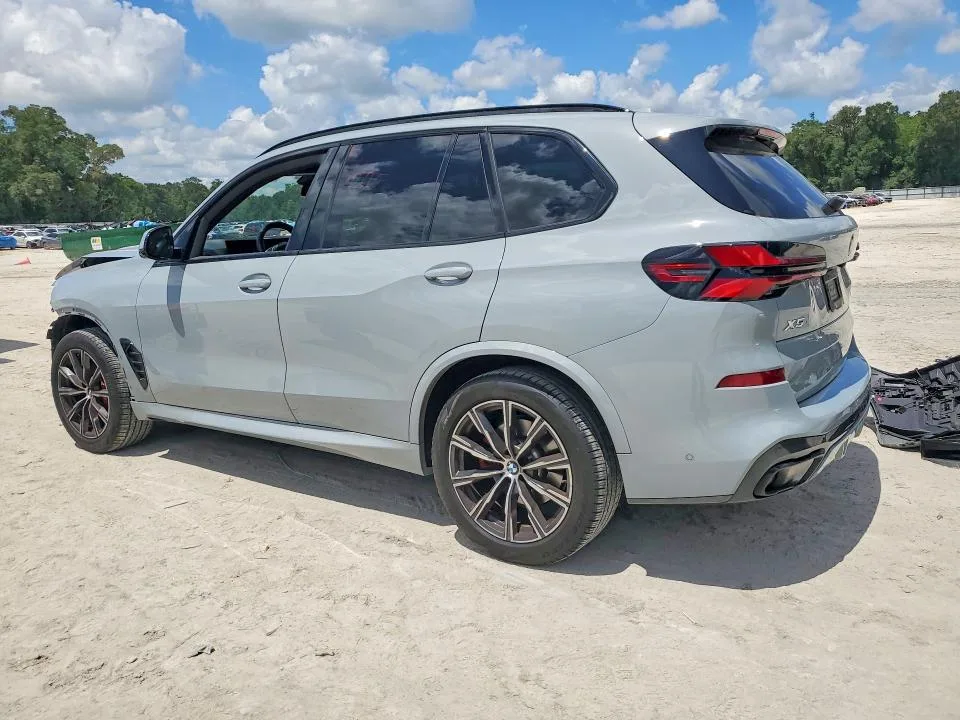 5UX13EU08R9S43985 — 2024 BMW X5 photo 2