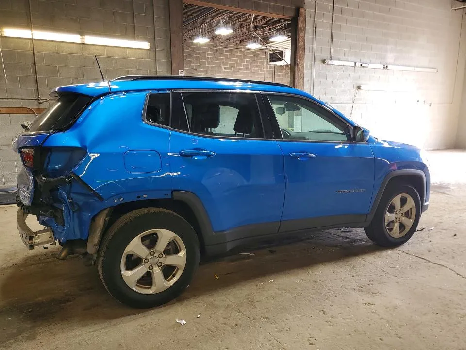 3C4NJDBB7KT829100 — 2019 JEEP COMPASS photo 3