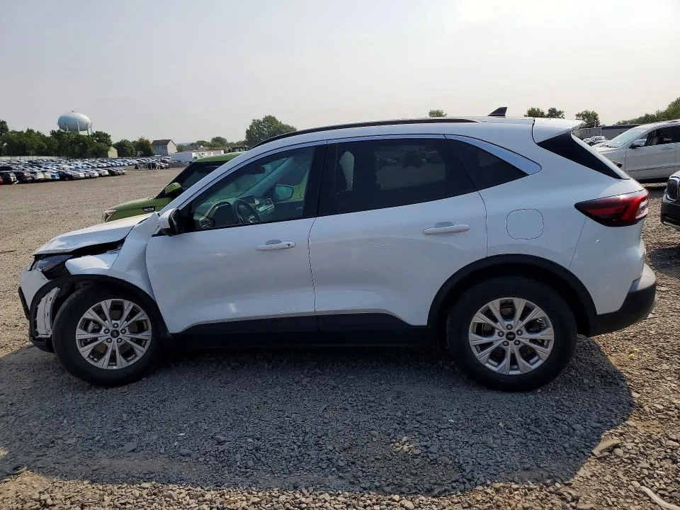 1FMCU9GN8PUB24202 — 2023 FORD ESCAPE photo 2