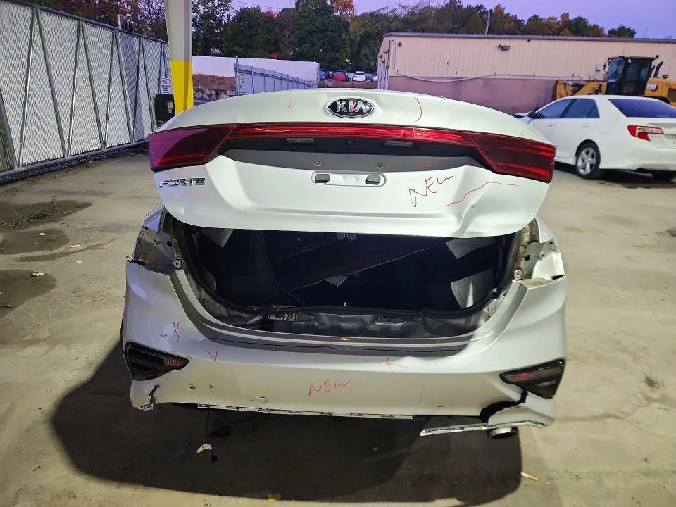 3KPF24AD0LE155074 — 2020 KIA FORTE photo 6