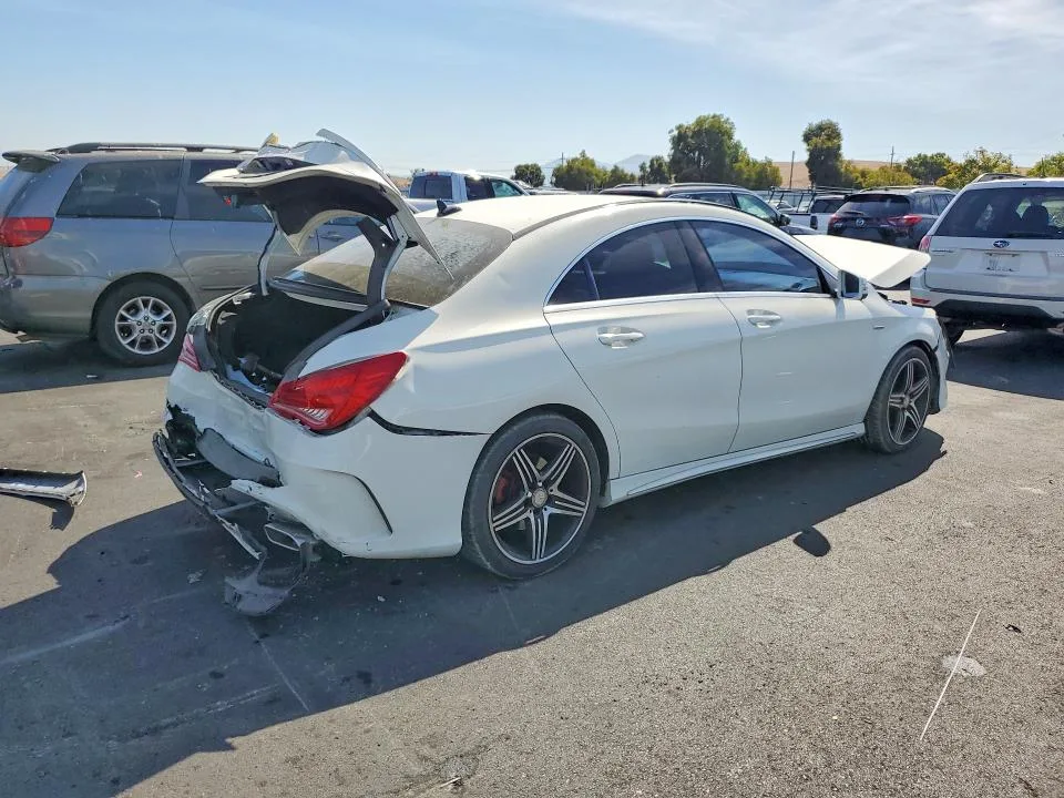 WDDSJ4EB8FN201010 — 2015 MERCEDES-BENZ CLA photo 3