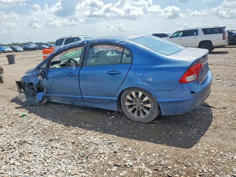2HGFA1F82BH528634 — 2011 HONDA CIVIC photo 2