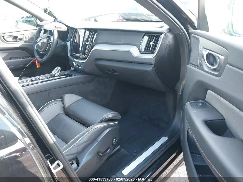 YV4L12RX8P1352363 — 2023 VOLVO XC60 photo 9