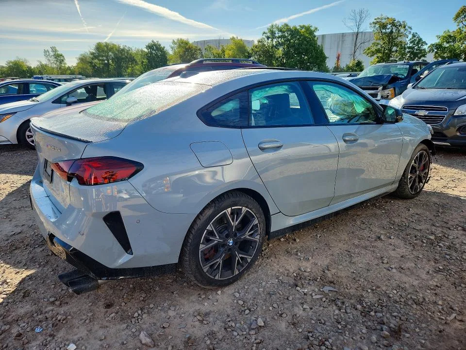 WBA33GG00S7T23944 — 2025 BMW M235XI photo 3