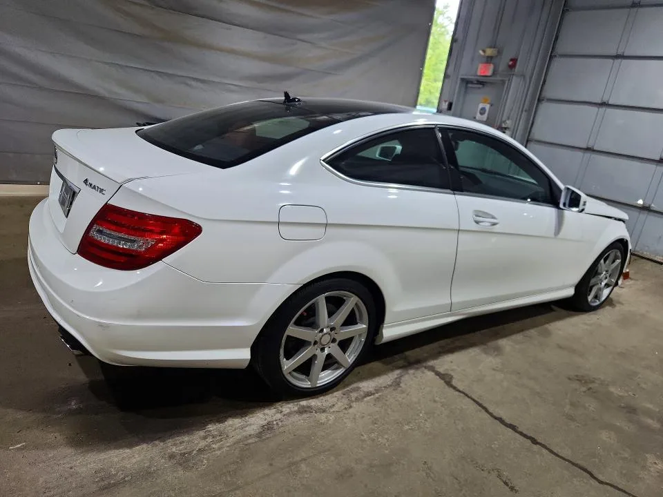 WDDGJ8JB6FG382874 — 2015 MERCEDES-BENZ C photo 3