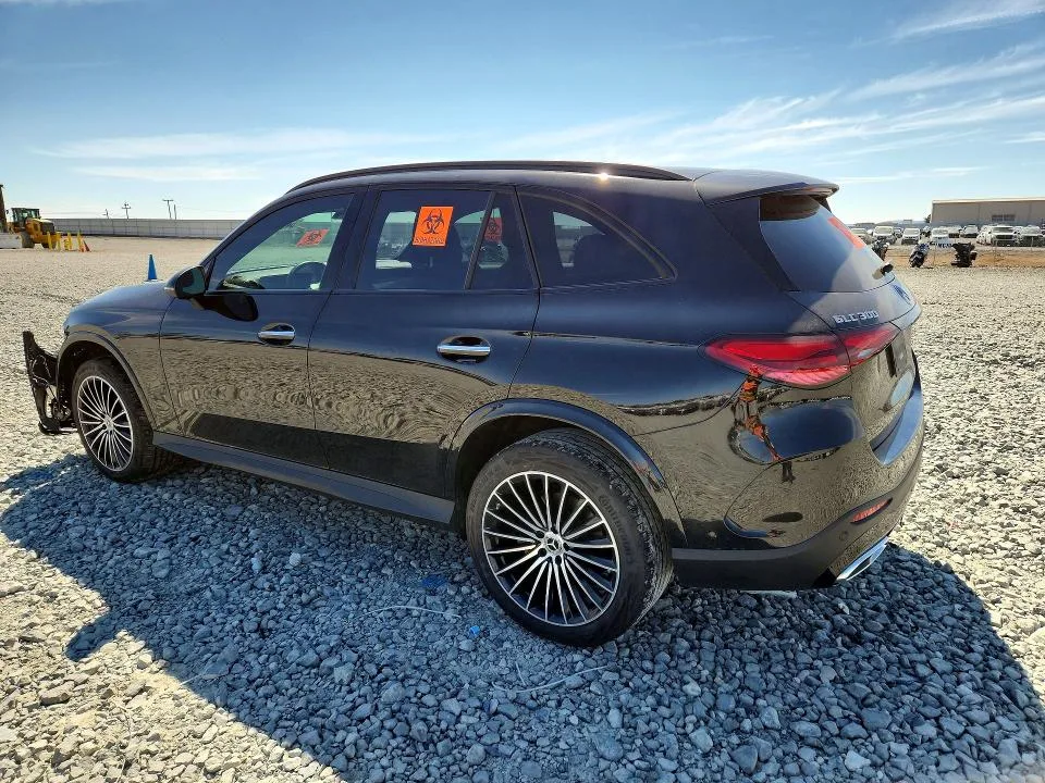 W1NKM4GB7SU083300 — 2025 MERCEDES-BENZ GLC photo 2
