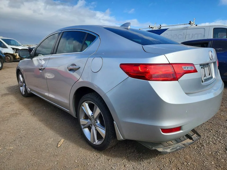 19VDE1F58EE014909 — 2014 ACURA ILX photo 2