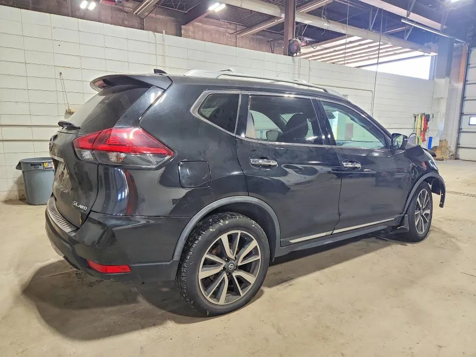 JN8AT2MVXJW329305 — 2018 NISSAN ROGUE photo 3