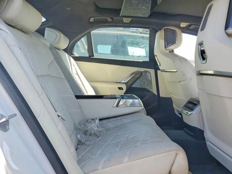 WBY53EJ03PCM73665 — 2023 BMW I7 photo 10
