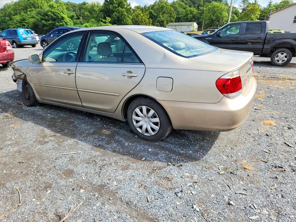 4T1BE32K05U062696 — 2005 TOYOTA CAMRY photo 2