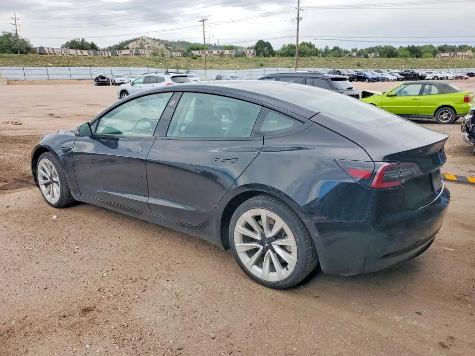 5YJ3E1EB6NF190426 — 2022 TESLA MODEL 3 photo 2