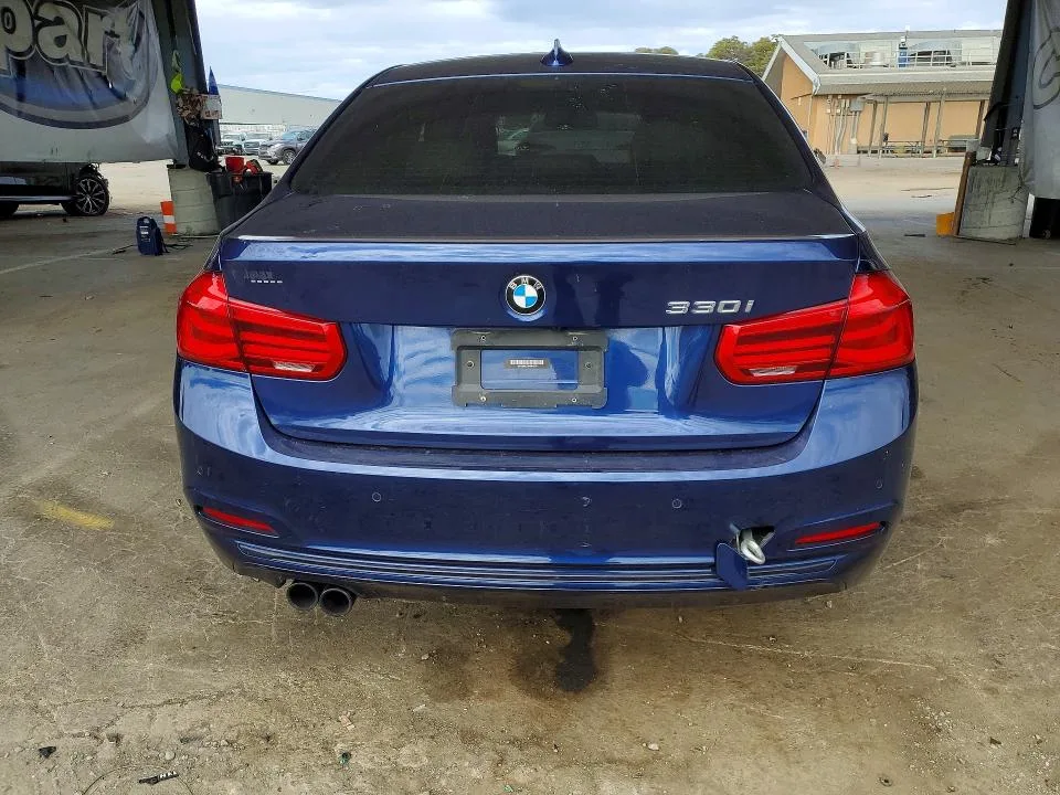 WBA8B9C52HK884576 — 2017 BMW 330 photo 6