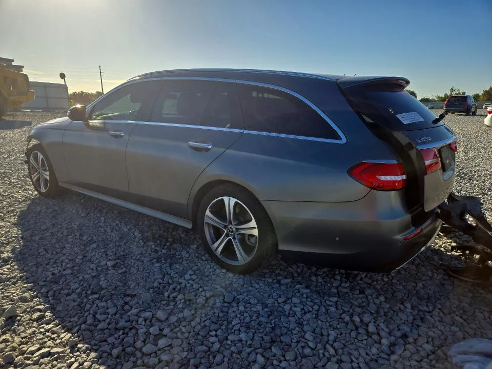 WDDZH6JB4LA707979 — 2020 MERCEDES-BENZ E photo 2