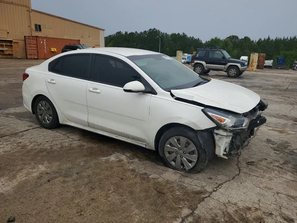 3KPA24AB9KE230524 — 2019 KIA RIO photo 4