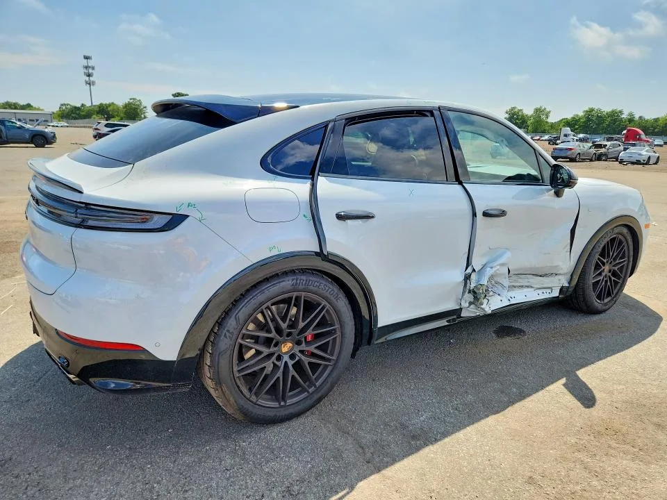 WP1BG2AYXSDA44358 — 2025 PORSCHE CAYENNE photo 3