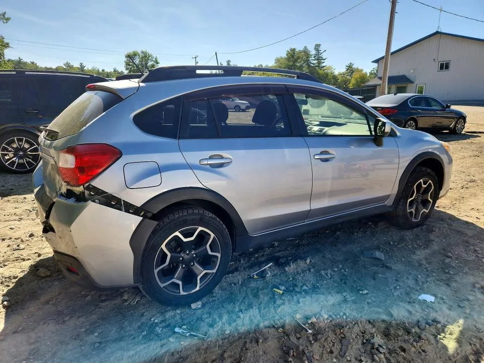 JF2GPACC9E8226635 — 2014 SUBARU XV CROSSTREK photo 3
