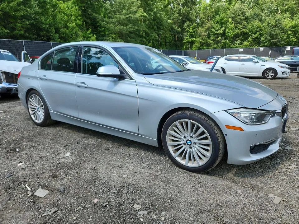 WBA3C1C56DF442217 — 2013 BMW 328 photo 4