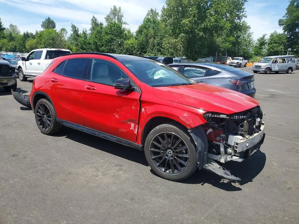 WDCTG4GB0JJ462992 — 2018 MERCEDES-BENZ GLA photo 4