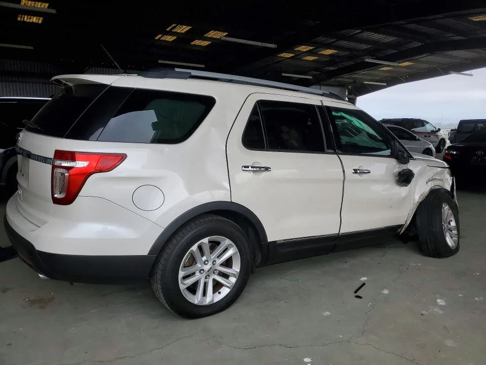 1FM5K7D87FGC40005 — 2015 FORD EXPLORER photo 3