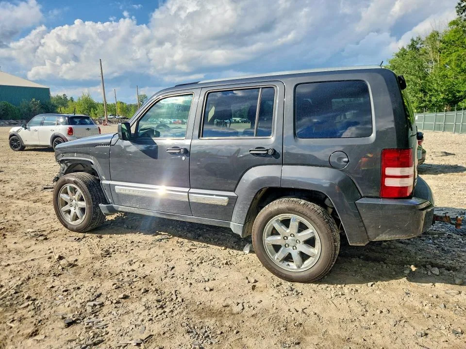 1J4PN5GK9BW532474 — 2011 JEEP LIBERTY photo 2
