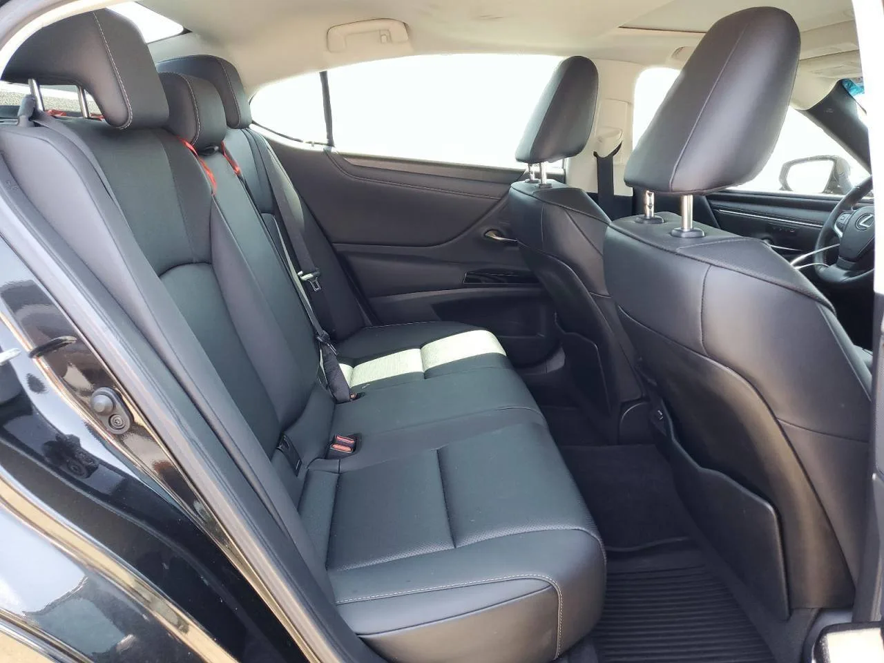 58AD11D1XPU010548 — 2023 LEXUS ES 250 photo 12