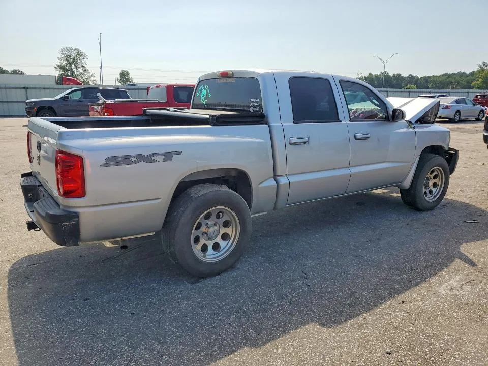 1D7HE38K58S542390 — 2008 DODGE DAKOTA photo 3