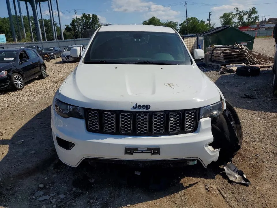 1C4RJFAG7JC332469 — 2018 JEEP GRAND CHEROKEE photo 5