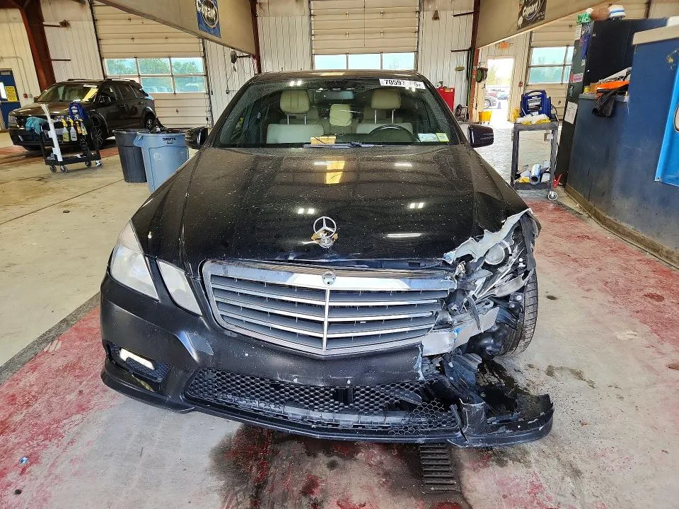 WDDHF8HBXBA460047 — 2011 MERCEDES-BENZ E photo 5