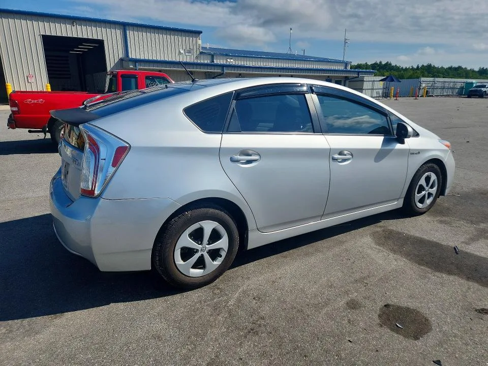 JTDKN3DU4E0382419 — 2014 TOYOTA PRIUS photo 3