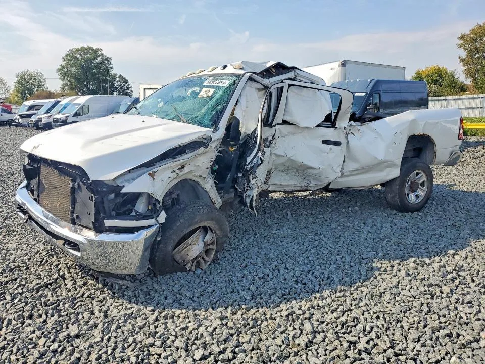 3C63R3GL6GG374338 — 2016 RAM 3500
