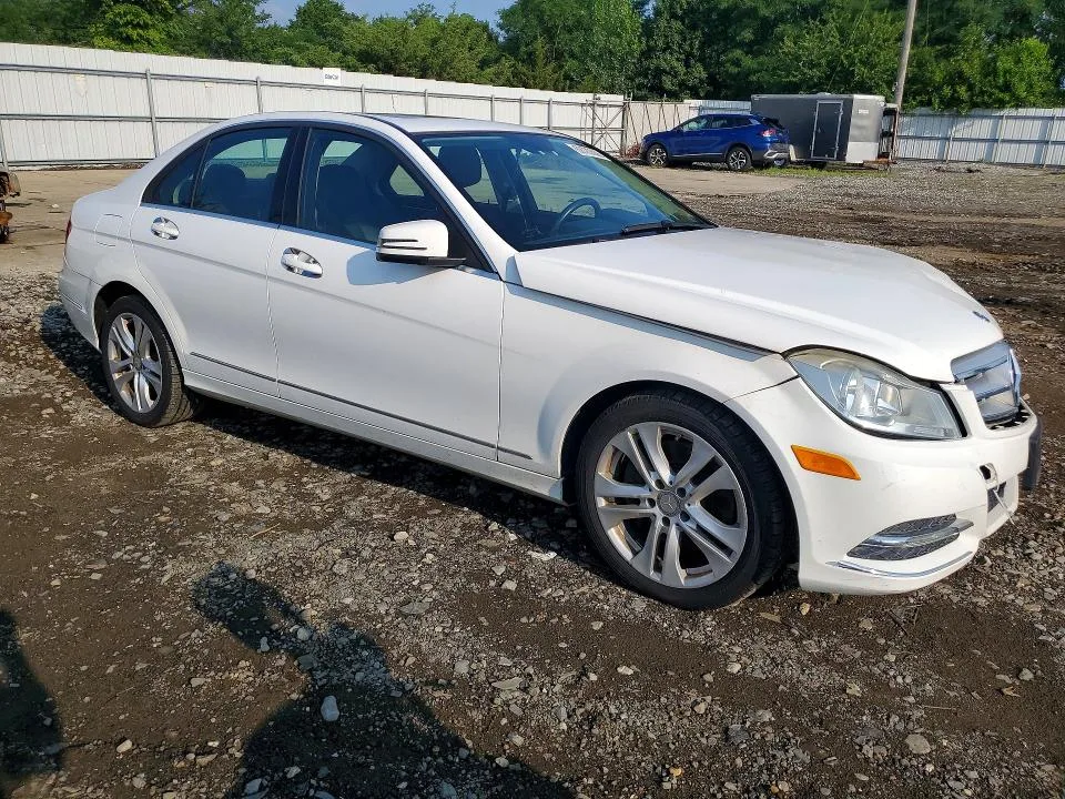 WDDGF8AB7DR285265 — 2013 MERCEDES-BENZ C photo 4