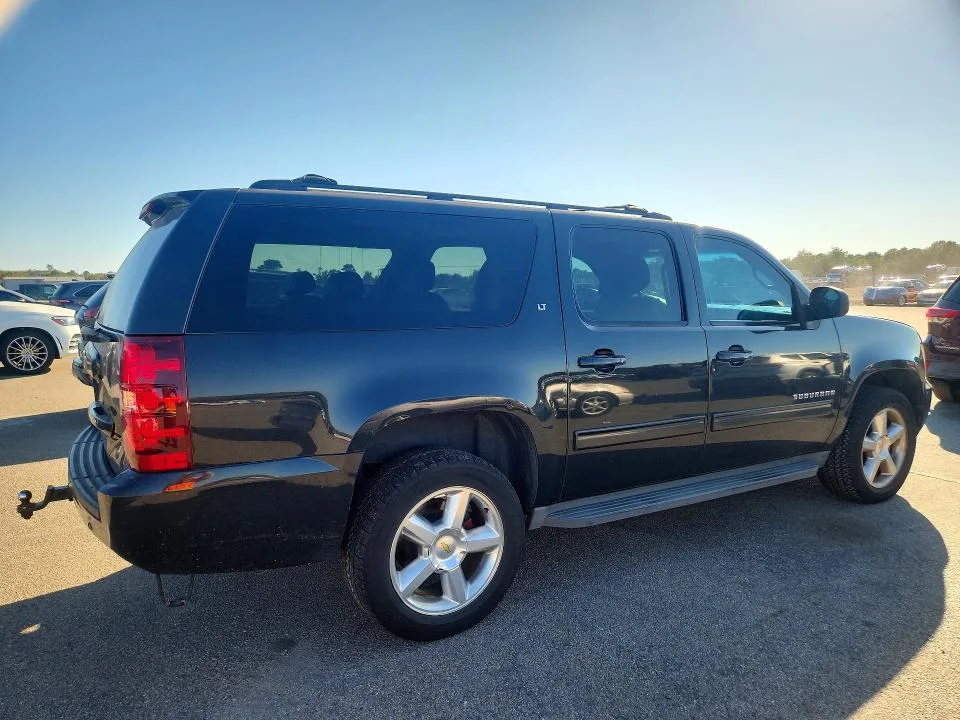 1GNSKJE73DR298566 — 2013 CHEVROLET SUBURBAN photo 3