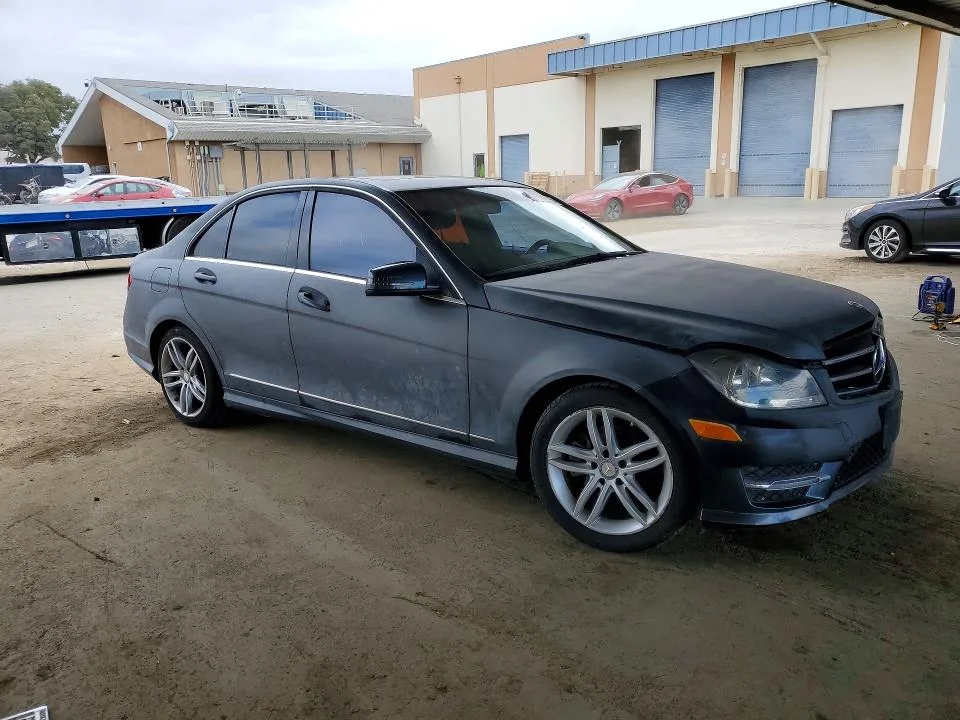 WDDGF4HB3ER306645 — 2014 MERCEDES-BENZ C photo 4