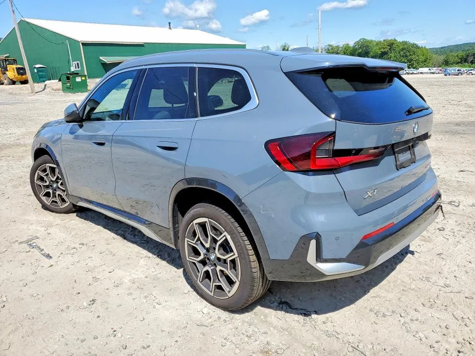 WBX73EF03S5290608 — 2025 BMW X1 photo 2
