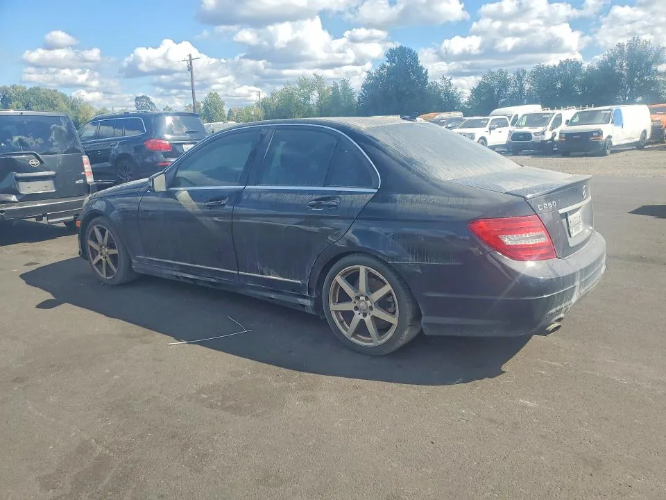 WDDGF4HB3EG257149 — 2014 MERCEDES-BENZ C photo 2