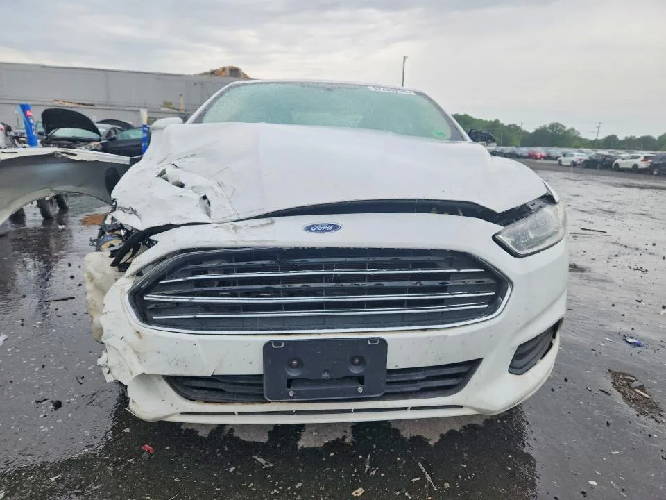 1FA6P0H75G5125103 — 2016 FORD FUSION photo 5