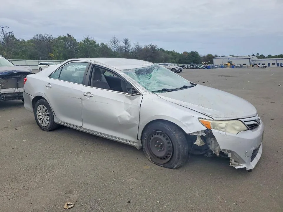 4T4BF1FK3DR323156 — 2013 TOYOTA CAMRY photo 4
