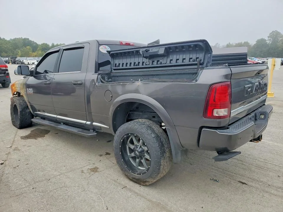 3C6UR5GJ7JG109739 — 2018 RAM 2500 photo 2