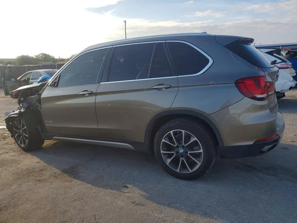 5UXKR0C57J0X98132 — 2018 BMW X5 photo 2