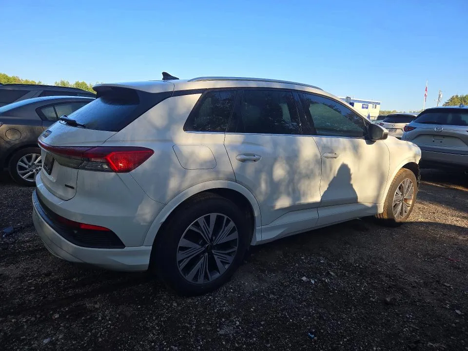 WA1GUAFZ9RP041305 — 2024 AUDI Q4 E-TRON photo 3