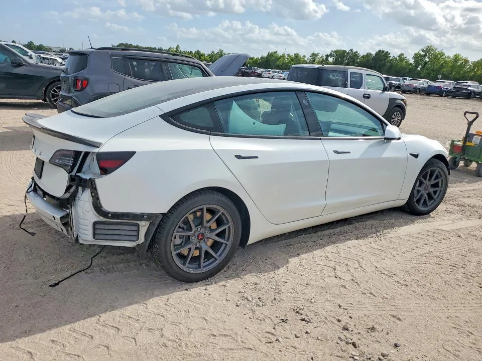 5YJ3E1EA2MF097473 — 2021 TESLA MODEL 3 photo 3