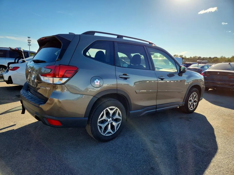 JF2SKAEC5KH436263 — 2019 SUBARU FORESTER photo 3
